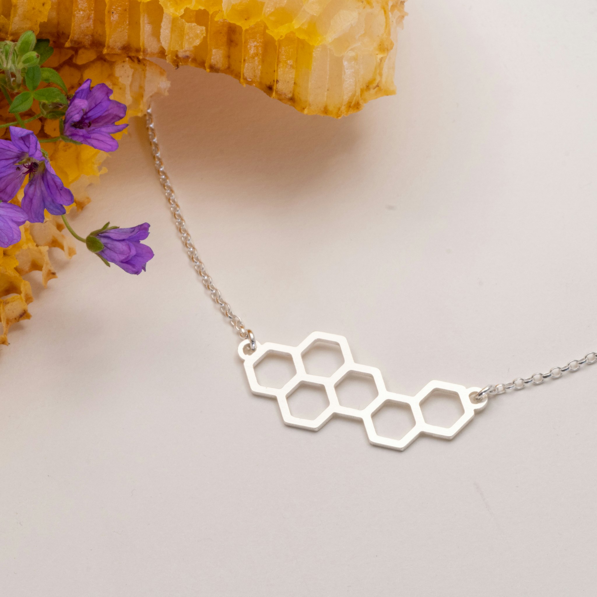 Honing - Ketting Kort Gerecycled Zilver