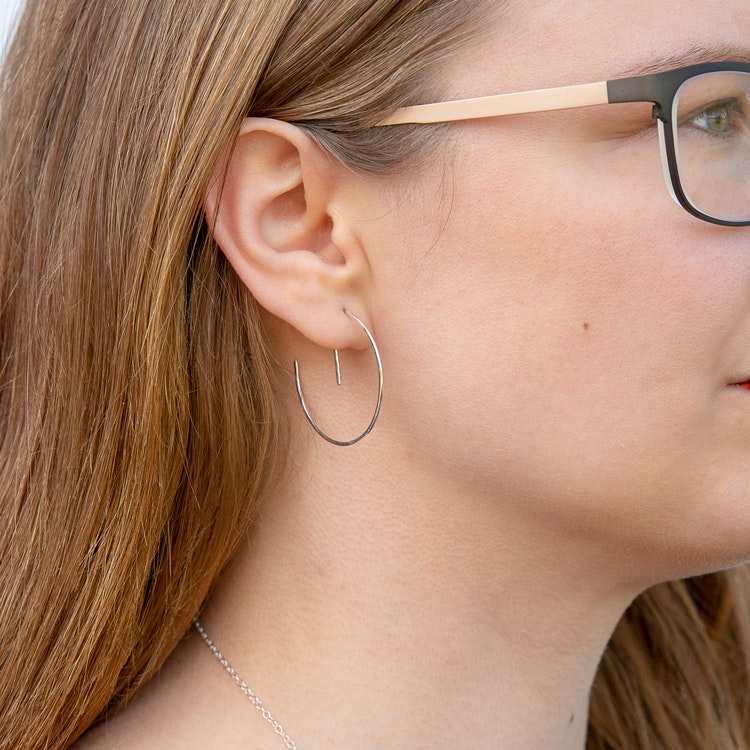 Neo - Hoop Earring in Recycled Silver