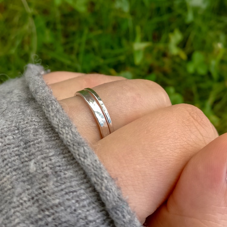 Ring Hammered 2.5 mm Recycled Silver