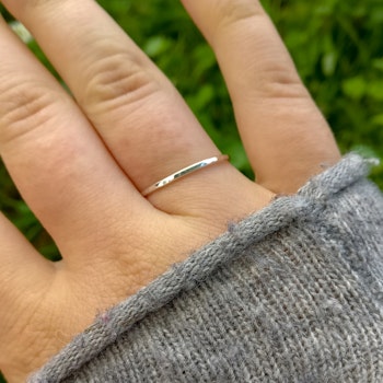 Thin Hammered Ring 1,2 mm Recycled Silver