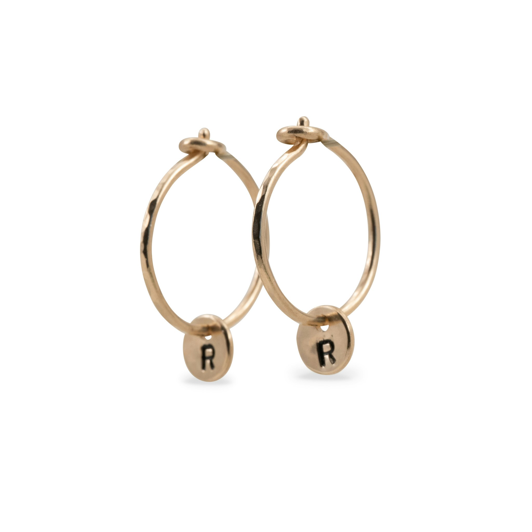 18K Mini Hoops met letter gerecycled goud