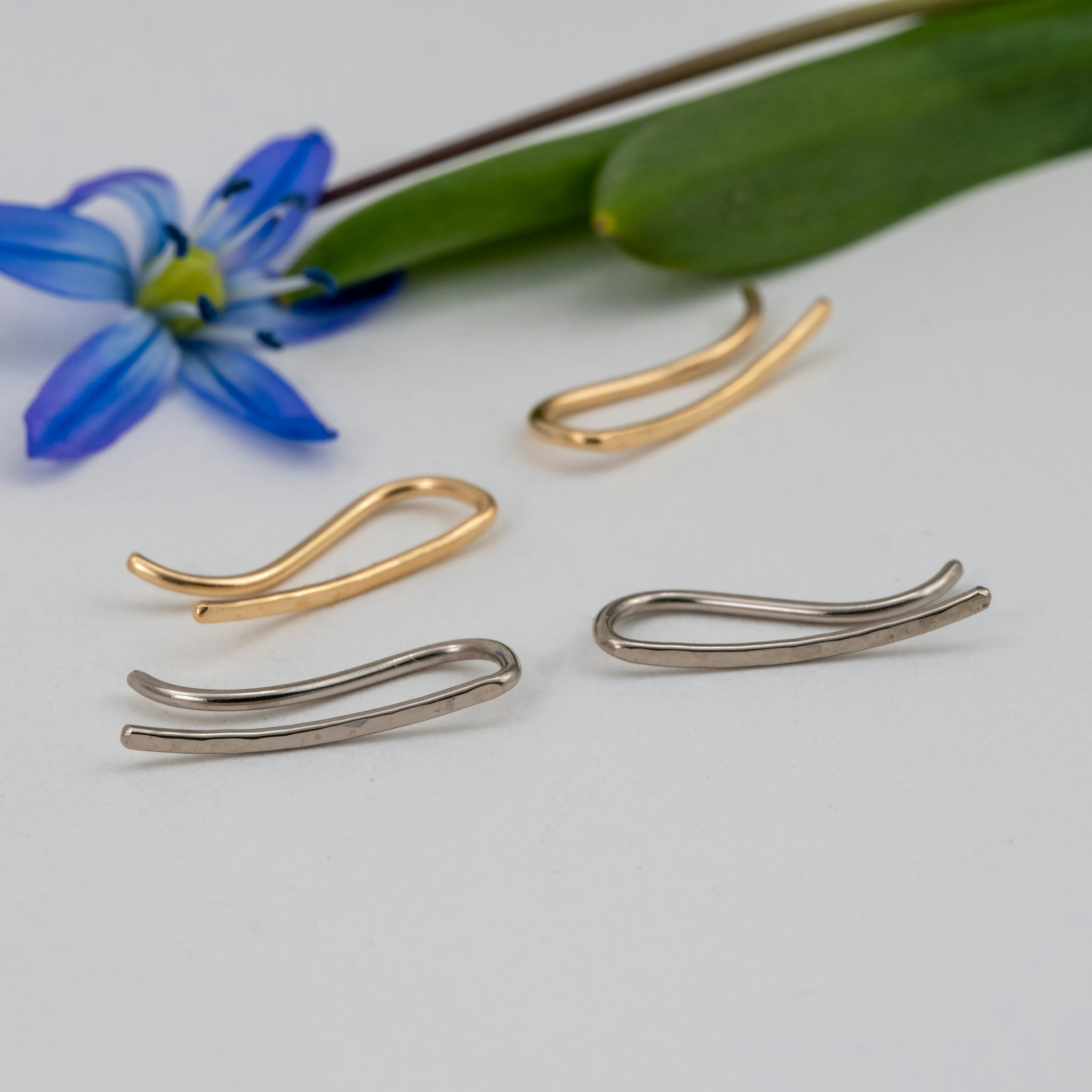 18k Ear Climber kort - oorbellen in gerycled goud