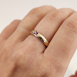 18K Wide Hammered Ring Ruby Recycled Gold
