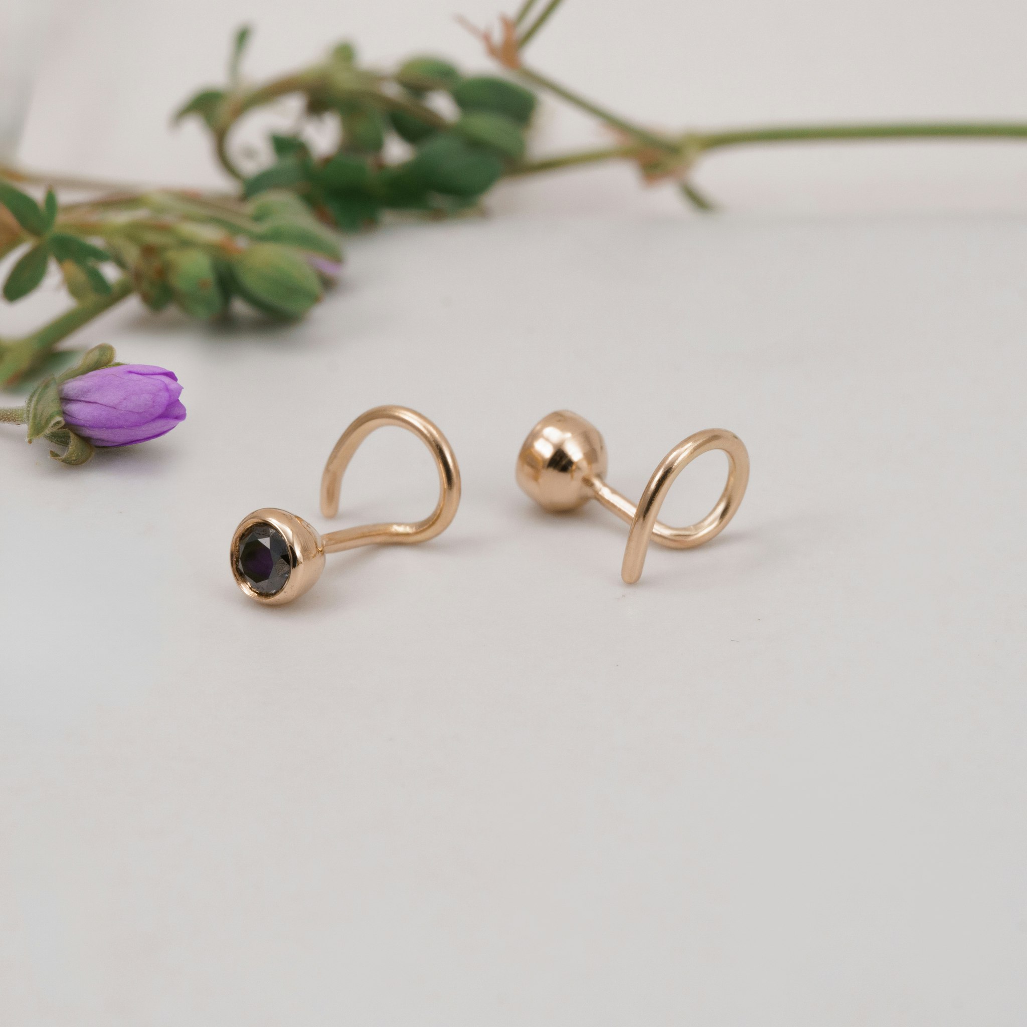 18K Black Diamoind Comfort Small Earrings Recycled Gold