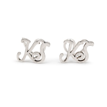 Cursive Comfort - Tweeletterige oorbellen van gerecycled sterlingzilver