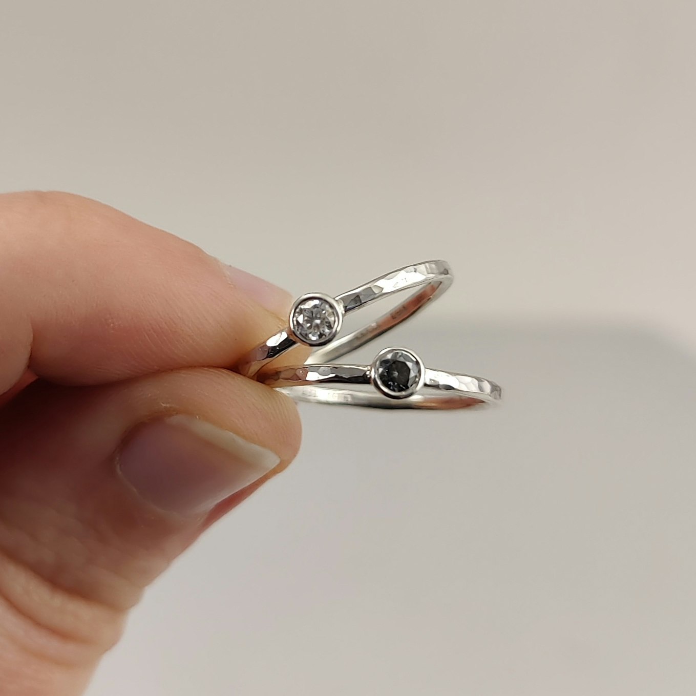 Greta - Moissanite 3mm Engagementring Recycled Silver