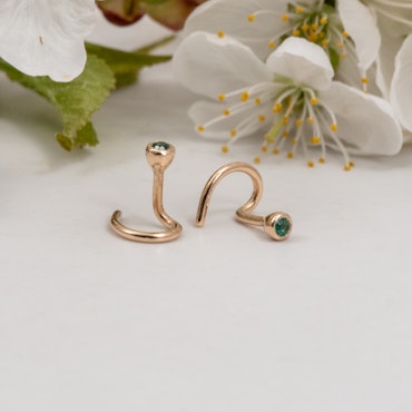 18K Lab-grown Emerald Mini Comfort Oorbellen Gerecycled Goud