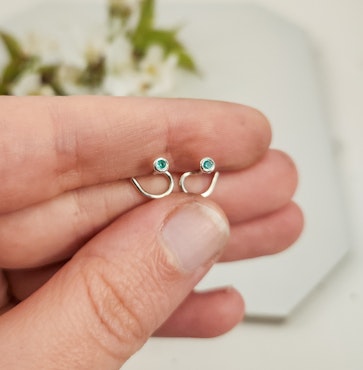 Lab-grownd Emerald Comfort Earrings Recycled Silver