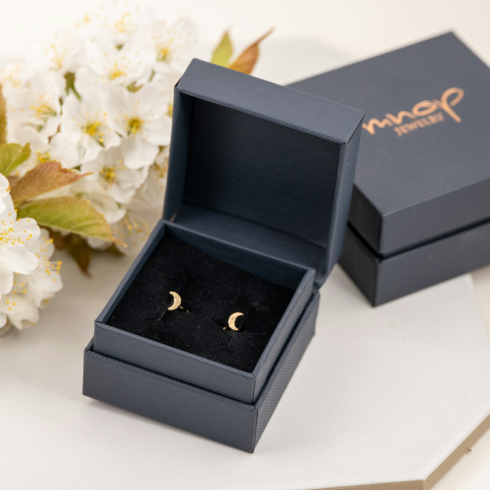18K Luna-oorbellen van gerecycled goud