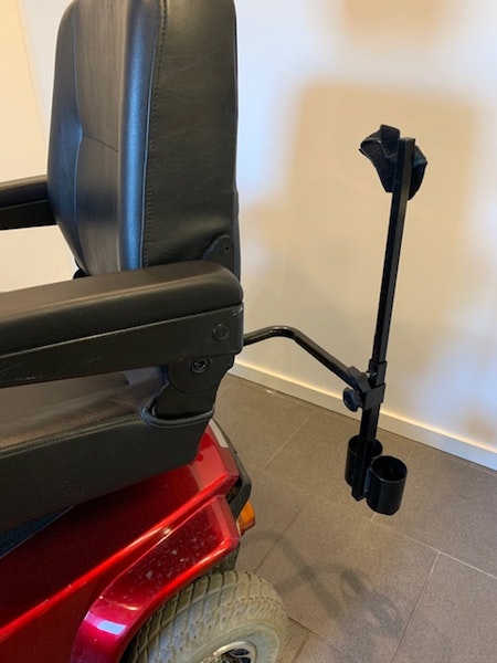 Kryckhållare till promenadscooter