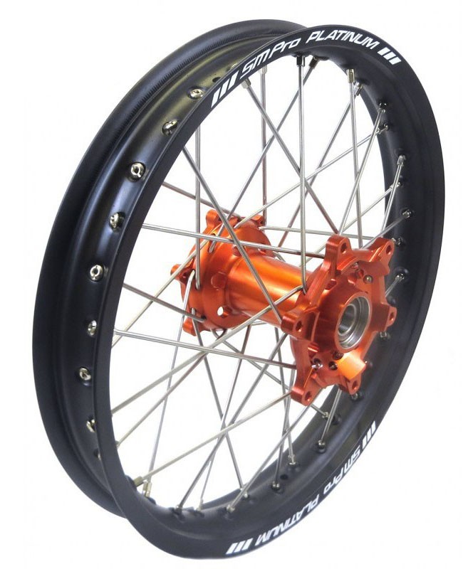 Bakhjul KTM Motocross MX. Komplett bakhjul från SM-Pro till KTM SX SX-F 125-450 2003-2022. Komplett bakhjul 2,15 med lager, packboxar & distanser. Orange nav Svart fälg