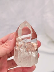 Bergkristall spets, polerad. 7,5cm hög