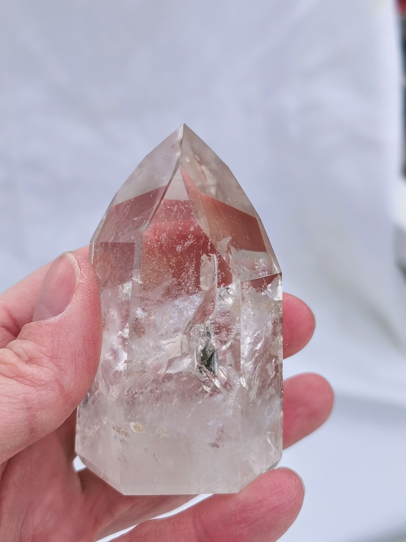 Bergkristall spets, polerad, 7,5 cm hög.