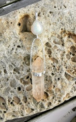 welo opal med dubbelterminerad bergkristall