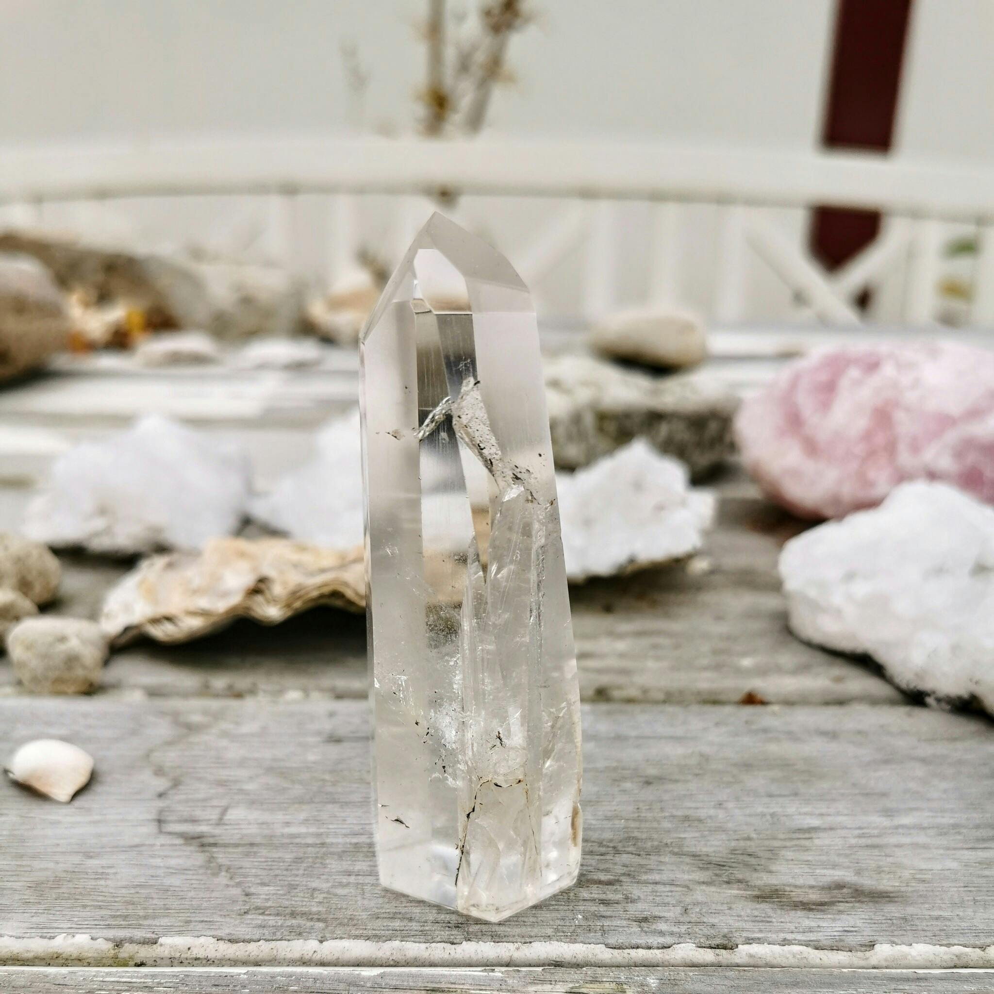 Unik fantomkristall där en tydlig kristall göms i kristallen