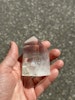 Bergkristall spets med fantomer i klorit