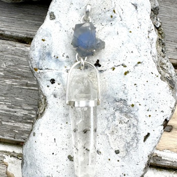 Dumortieritkvarts spets med dubbelterminerade Lemurien bergkristall