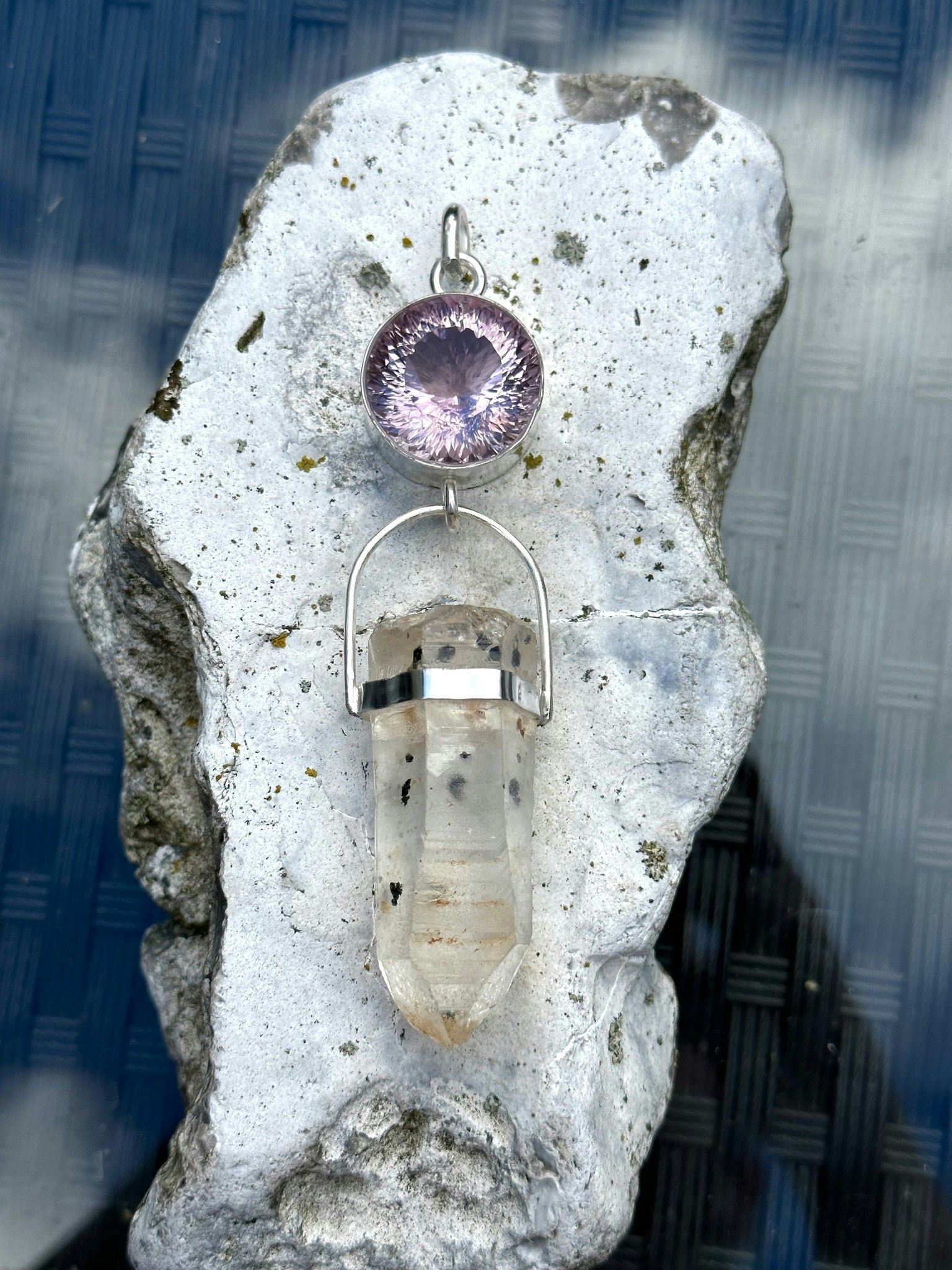 Stor Ametrin med mycket speciell bergkristall från Himalaya med spännande inklusioner