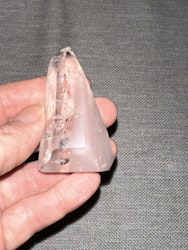 Rosa litium kristall