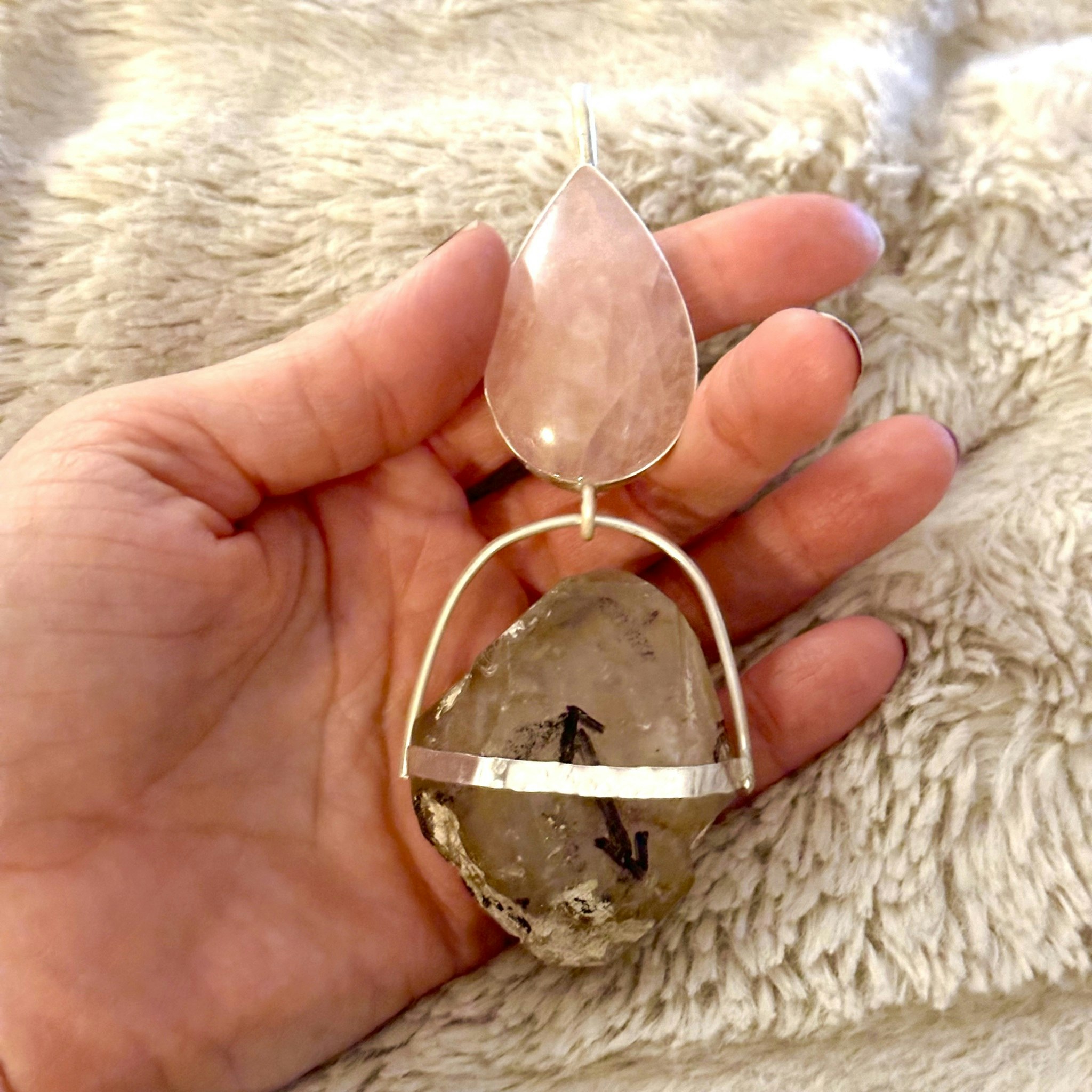 Rose quartz with double terminated Enhydro from the Himalayas