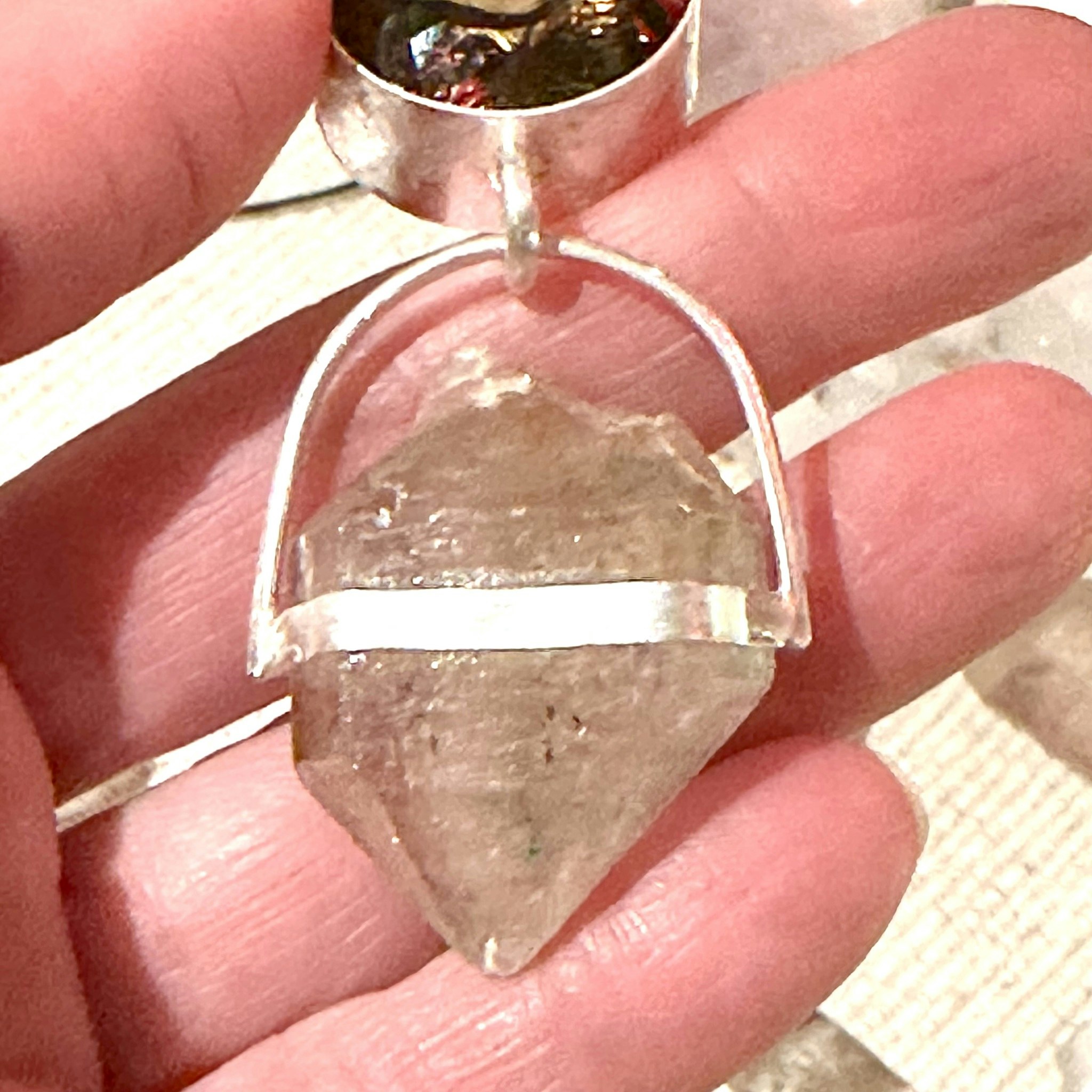 Honey quartz med dubbelterminerad Enhydro från Himalaya