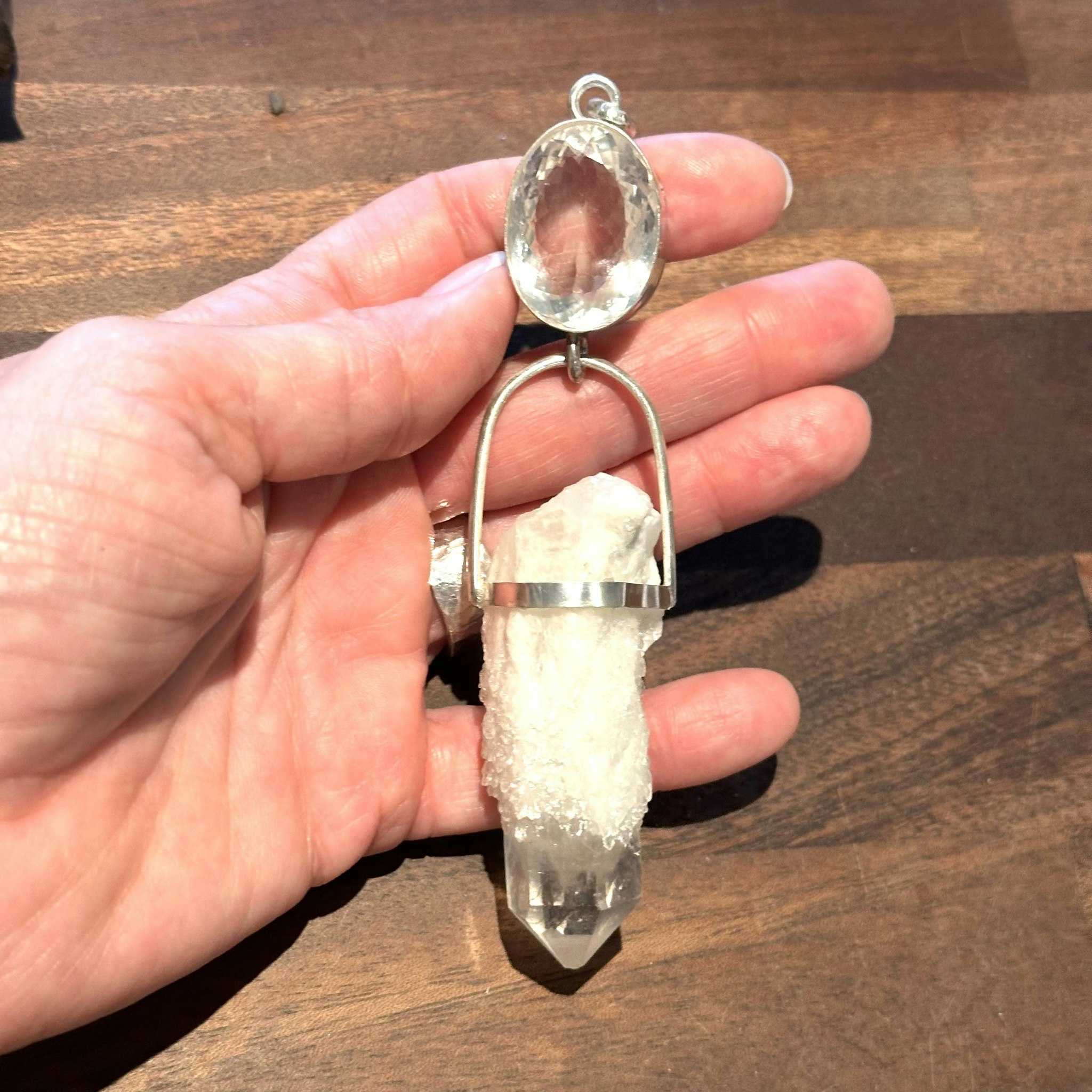 Quartz crystal with candle quartz