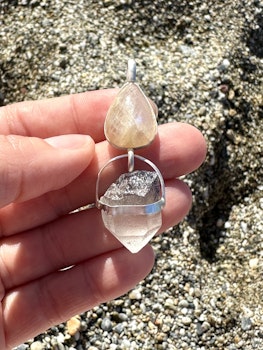 High priestss of the stars, Apricot Rainbow Moonstone with Dumortierite quartz