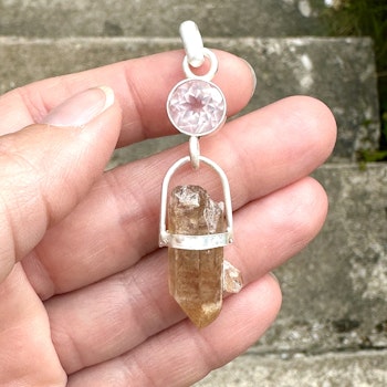 Rose quartz with Golden Healer from Sweden.