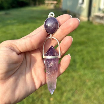 Star ruby with Amethys Vogel. Anaia- she who is connected to the Godess.  Masterpiece- Stellar collection