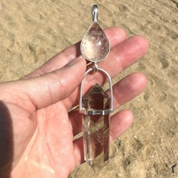 Godess Amaterasu/enlightened being- Golden Beryll with naturally double terminated citrine.