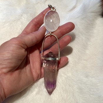 Love Godess of the Aquarian Age - Rose Quartz with Amethyst Vogel