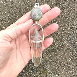Galactic council of light- Bright Sapphire with magical Clear Quartz Vogel Crystal