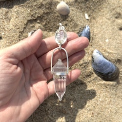 Sha’as - gates of light- Golden Beryll with inclusions with clear Quartz Vogel crystal