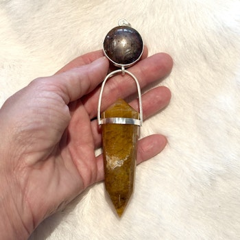 Mother Earth master healer- large Star Ruby with Golden Healer Vogel.