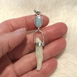 Isis and the white healing flame of truth-White opal from Australia with white Boulder Opal from Australia.