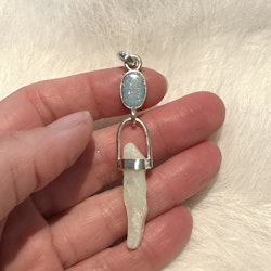Isis and the white healing flame of truth-White opal from Australia with white Boulder Opal from Australia.