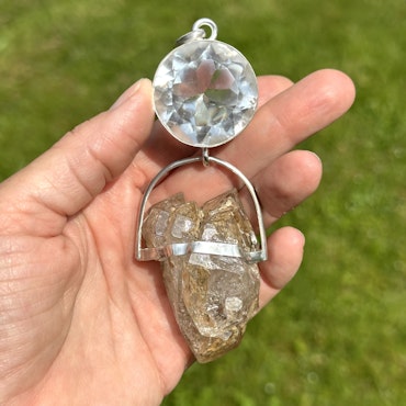Portal of light-The light bringer Hathor- Clear Quartz with naturally double terminated skeletal Elestial Quartz