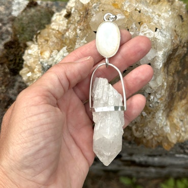 Atlantean white Dragon and Godess of the North- Seashell with Fjällkvarts from Sweden