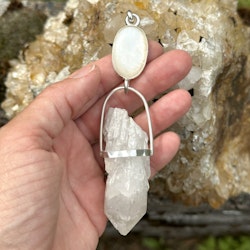 Atlantean white Dragon and Godess of the North- Seashell with Fjällkvarts from Sweden