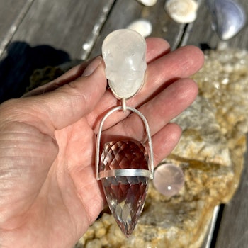 Ishtara- clear Quartz skull with hogh frequency Dragon egg