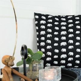 Elefant svart 50x50