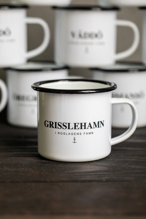 Enamel mug Grisslehamn