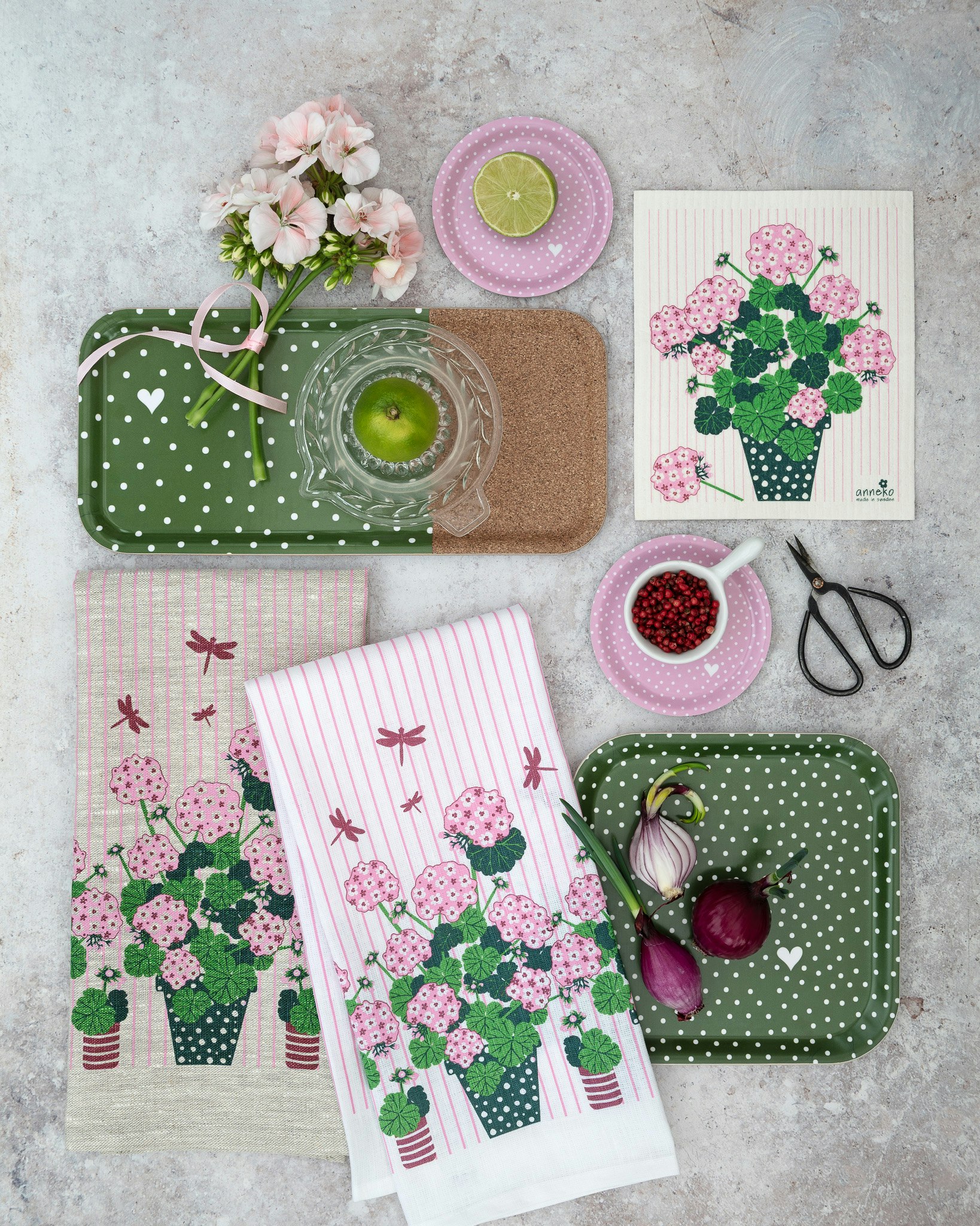 Bricka 20x20 cm - Gröna prickar