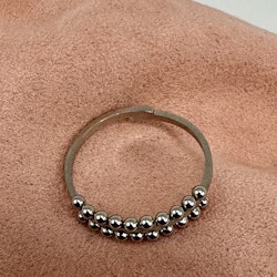 Stål justerbar ring med prickig kant - silver