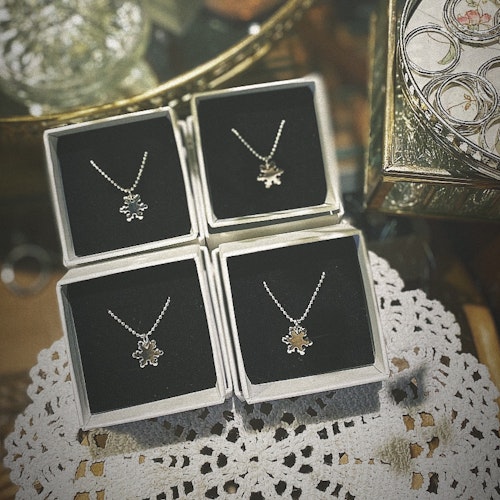Halsband SNÖFLINGA