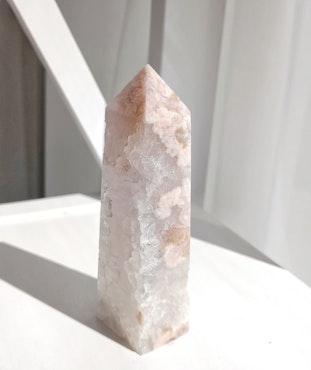 Rosa Ametist Obelisk AA