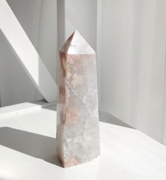Rosa Ametist Obelisk AA