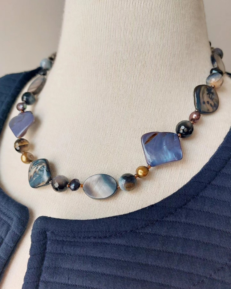 Halsband | Snäckskal, agat & sötvattenspärlor