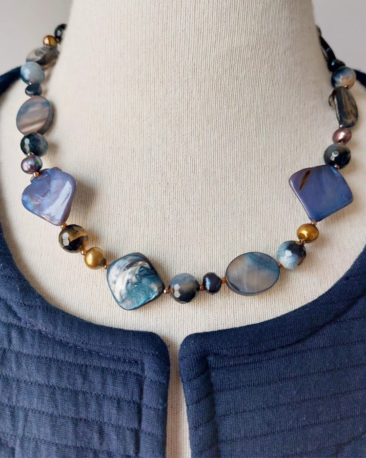 Halsband | Snäckskal, agat & sötvattenspärlor