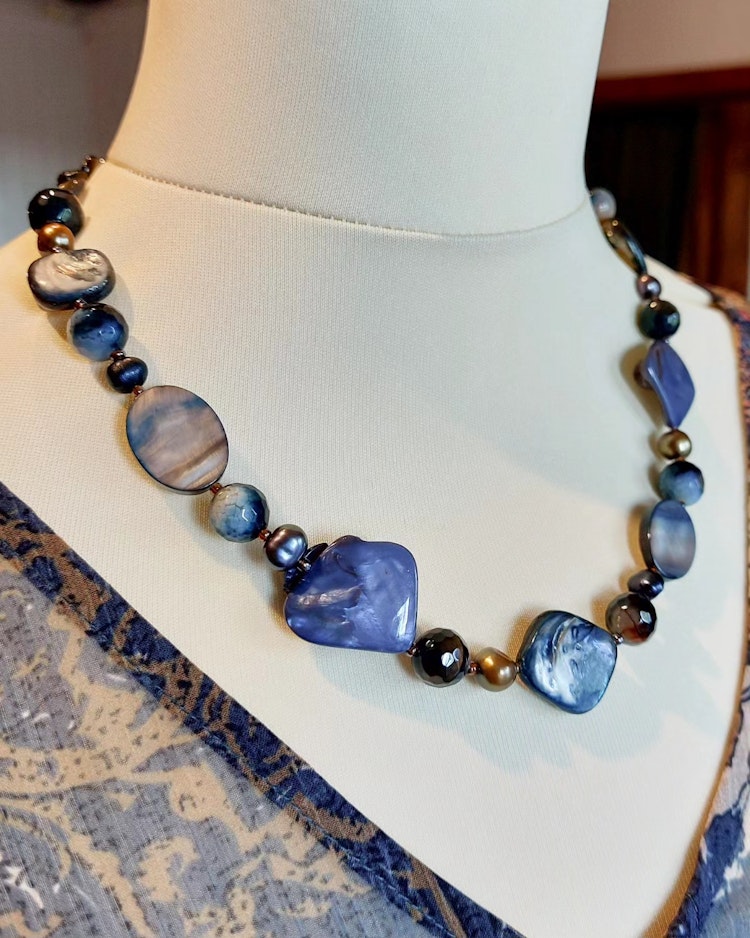 Halsband | Snäckskal, agat & sötvattenspärlor